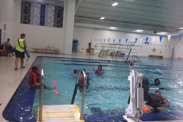 summer-camp-2015-swimming778D6F60-8168-6C92-6C8C-E5EEBEC00036.jpg